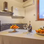 לינה וארוחת בוקר Les Barriques Appartament 3*